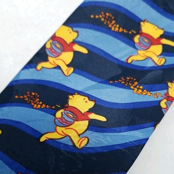 POOH, Disney Men's Necktie 100% Polyester 4"x 56" Winnie the Pooh Theme - Picture 3 of 12